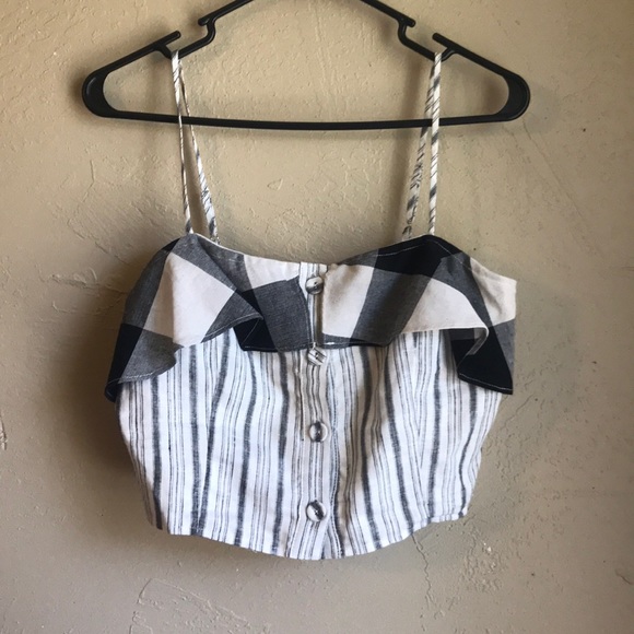 LUCCA Tops - NWT GINGHAM RUSTIC LUCCA CROP TOP SZ.  M